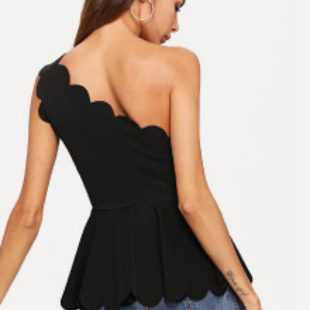 Scalloped Peplum Top - Picture 3 of 4